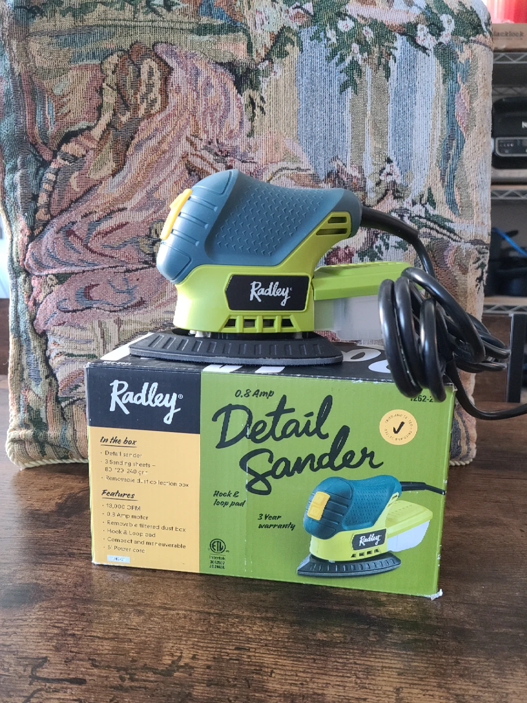 Radley 0.8 Amp Detail Sander with 3 Sanding Sheets