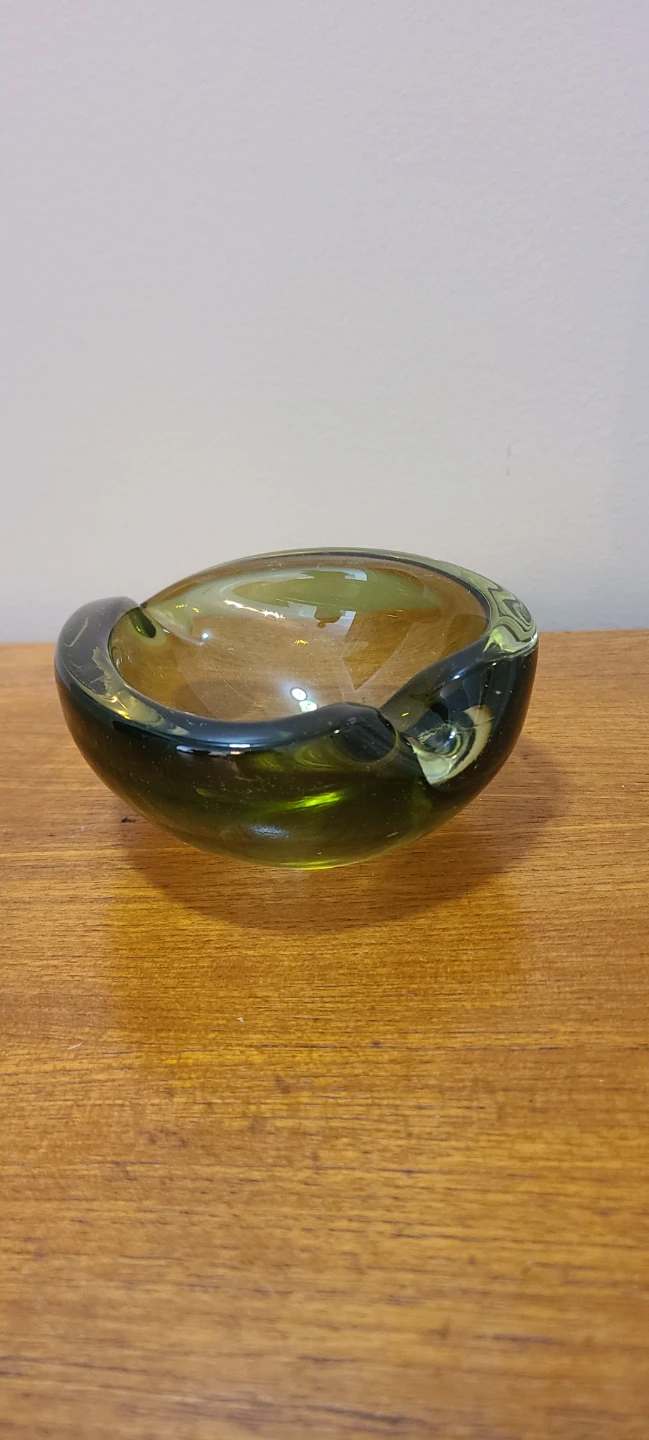 Vintage Vibrant Green Glass Ashtray Dish - photo 2