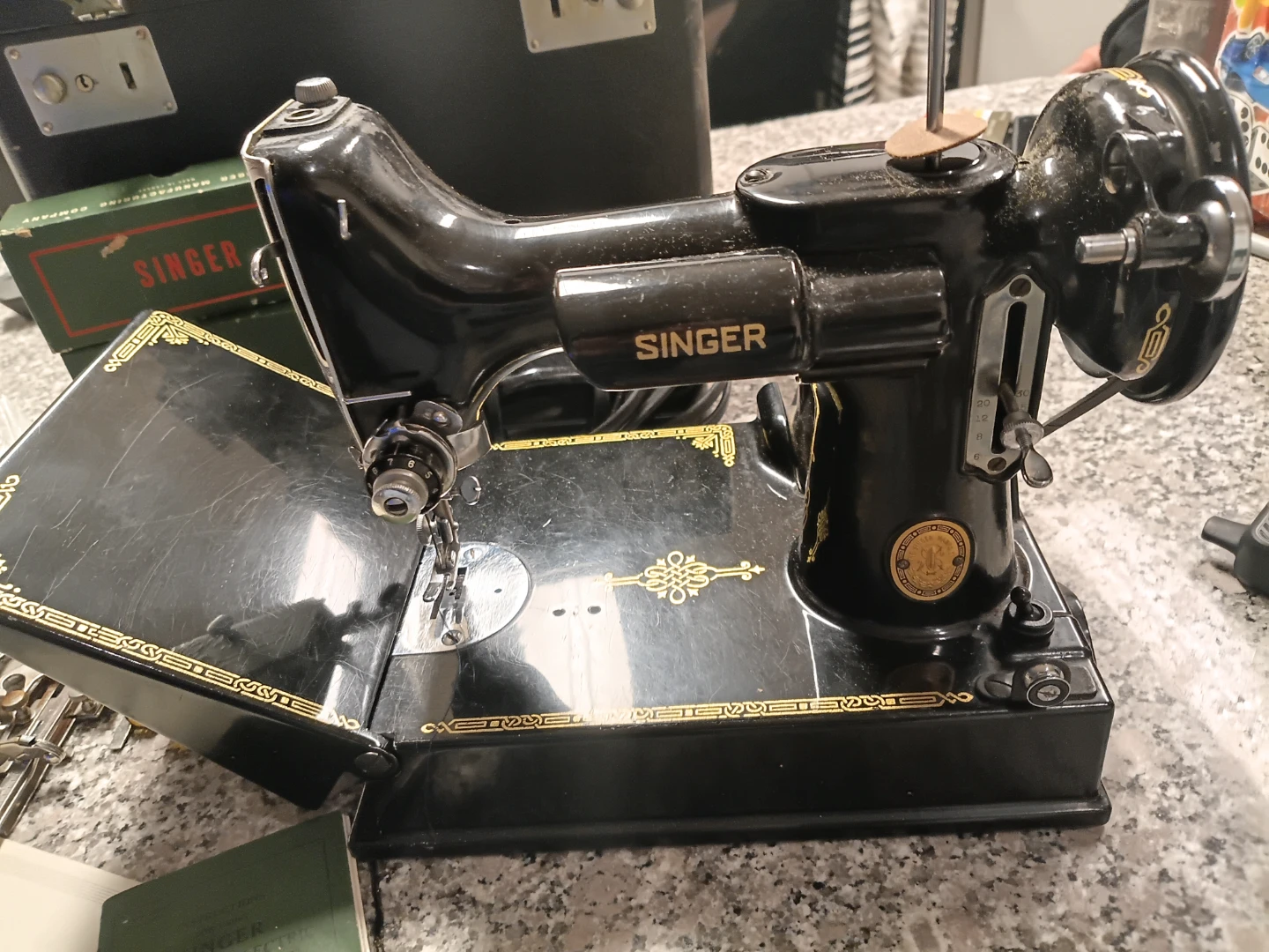 Vintage Singer Sewing Machine with Case