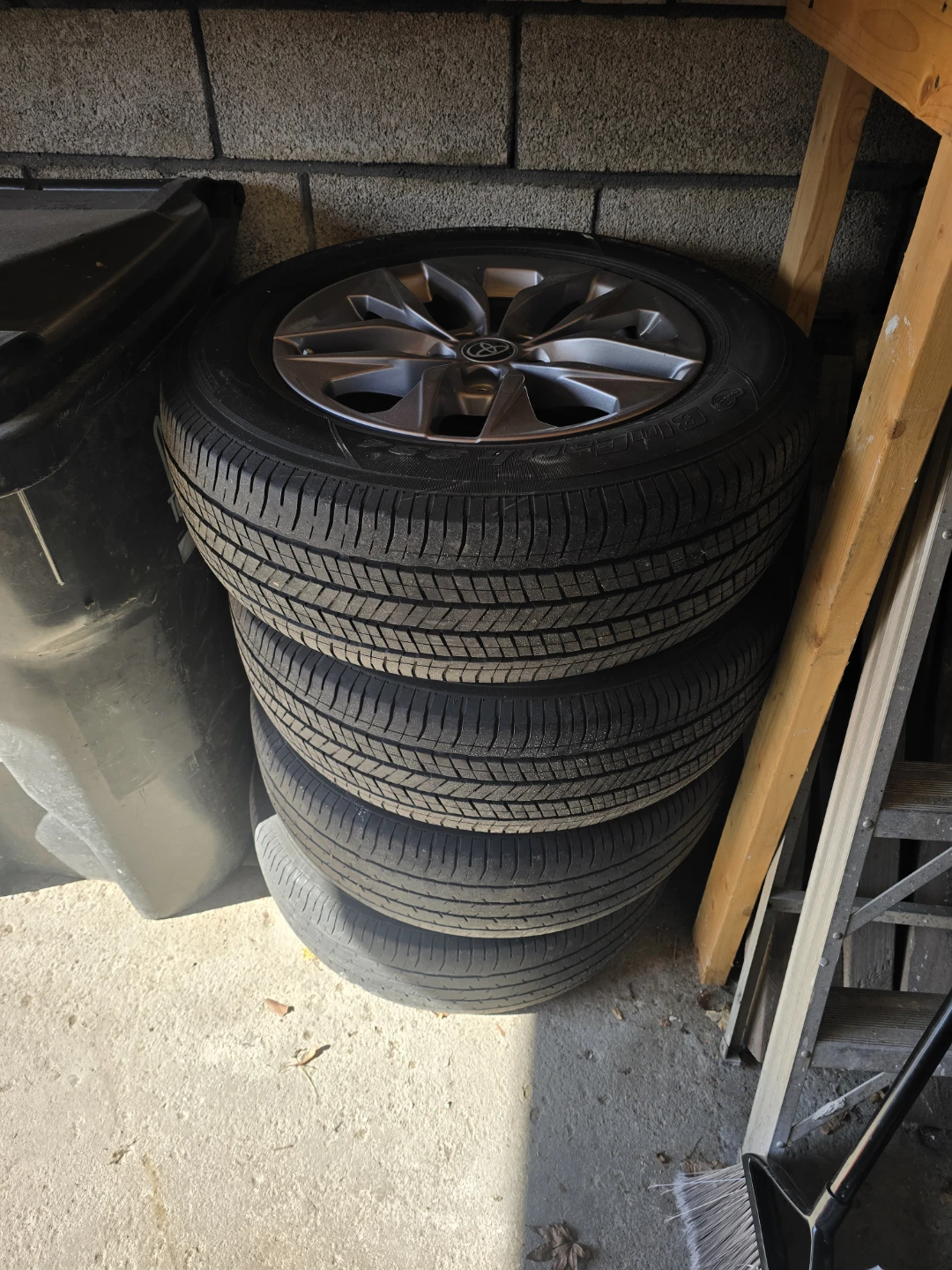 Set of 4 Toyota Wheels and Tires - photo 4