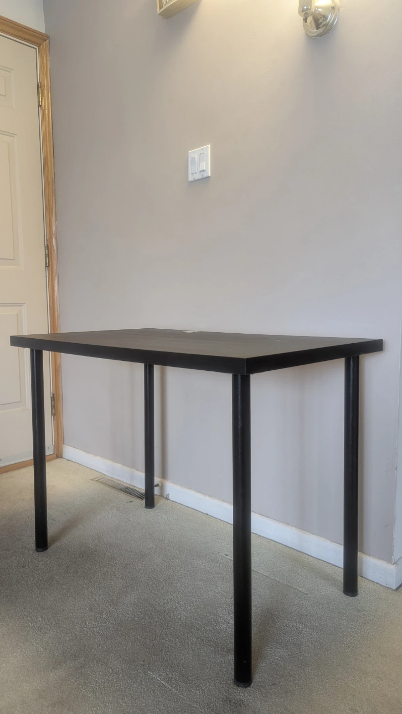 Black Desk