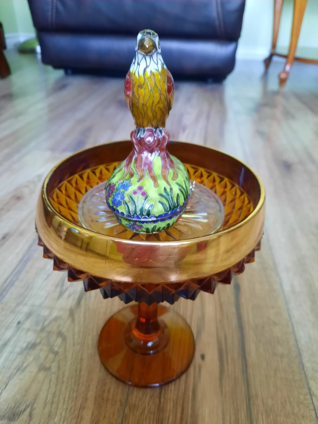 Amber glass compote dish with decorative bird lid - photo 4