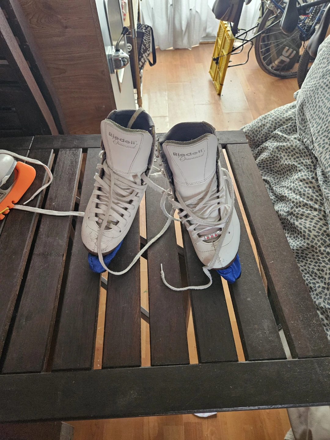 Riedell Diamond Figure Skates Size 2 1/2 Wide
