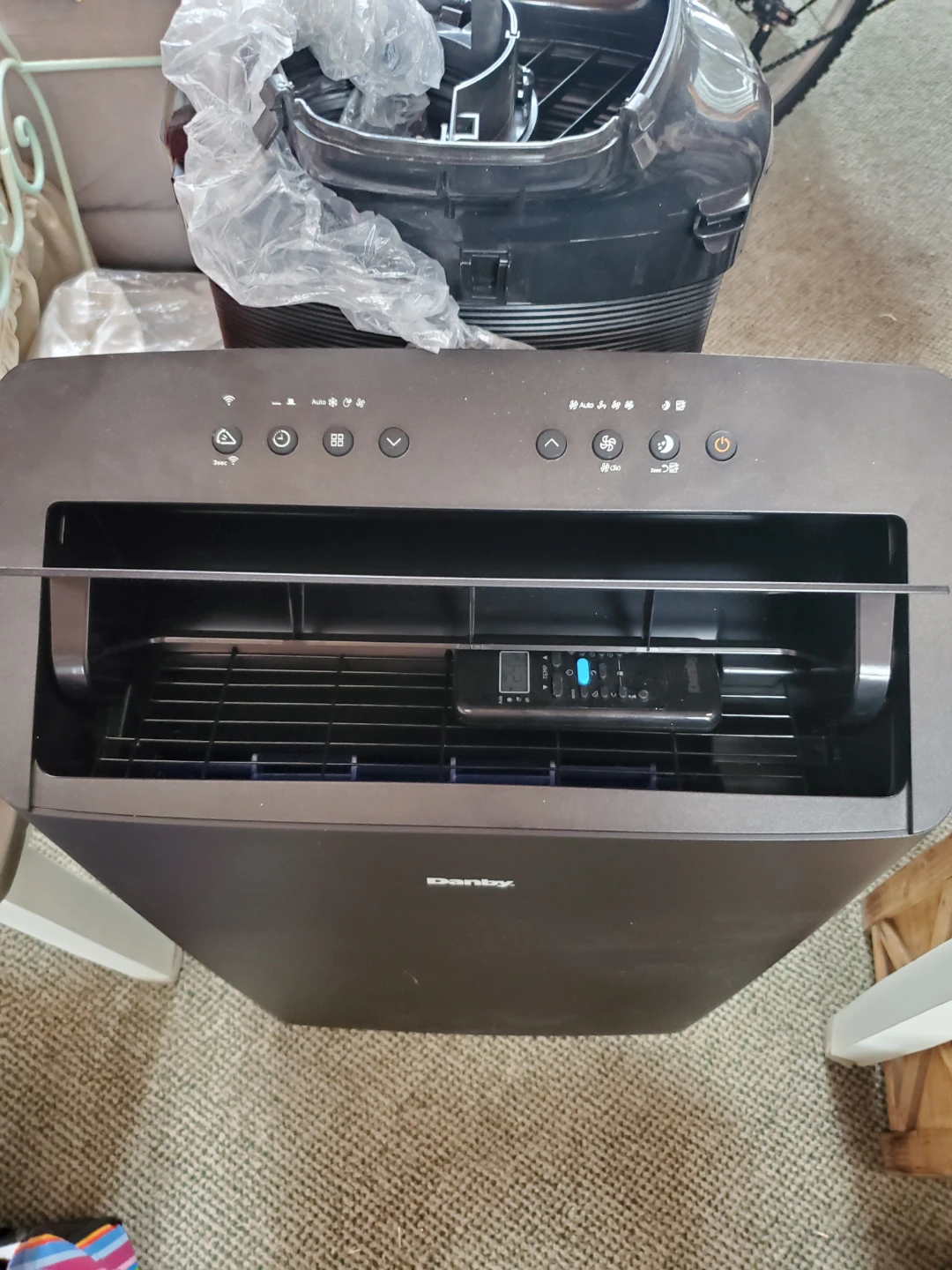 Danby 550 sq. ft. Portable Air Conditioner - photo 2