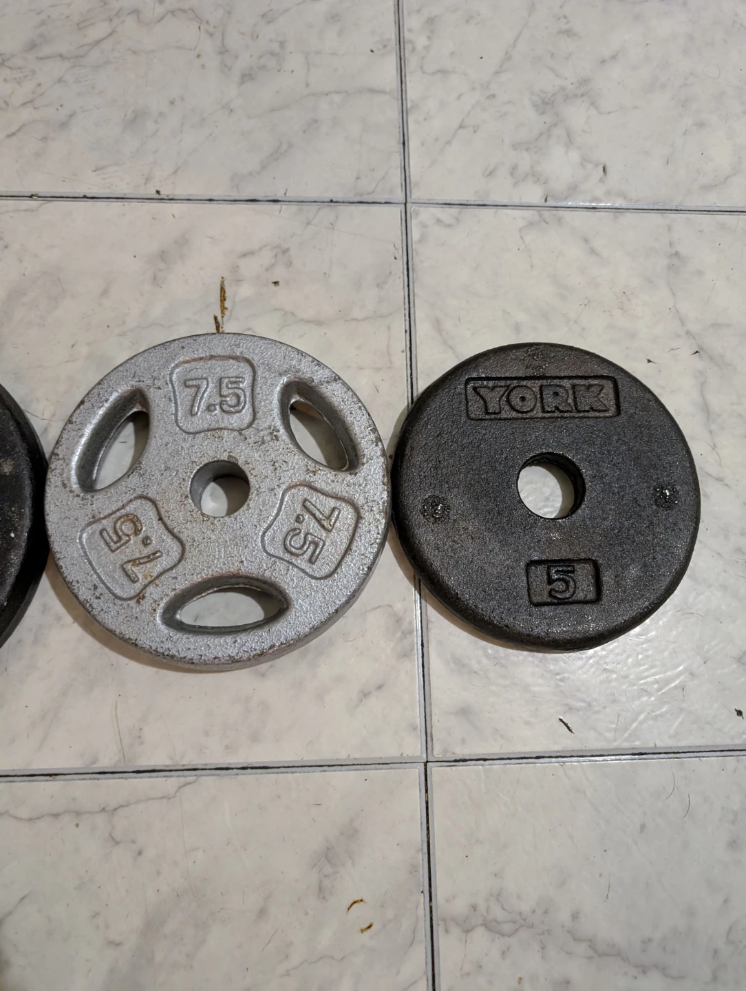 York Barbell Weight Plates (7.5kg 3.5Kg 2Kg ) - photo 2