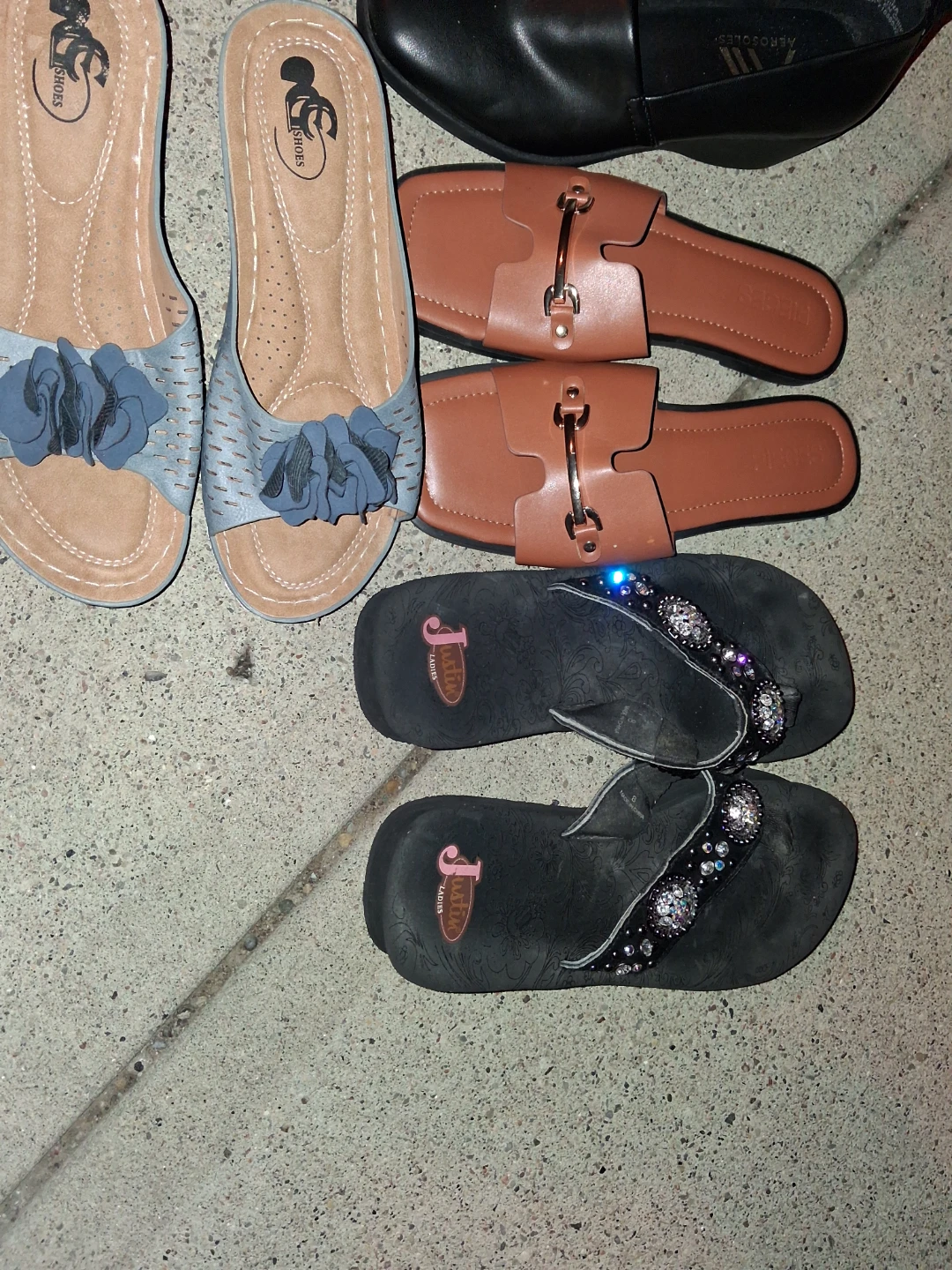 Aerosoles Black Mules - Size 7