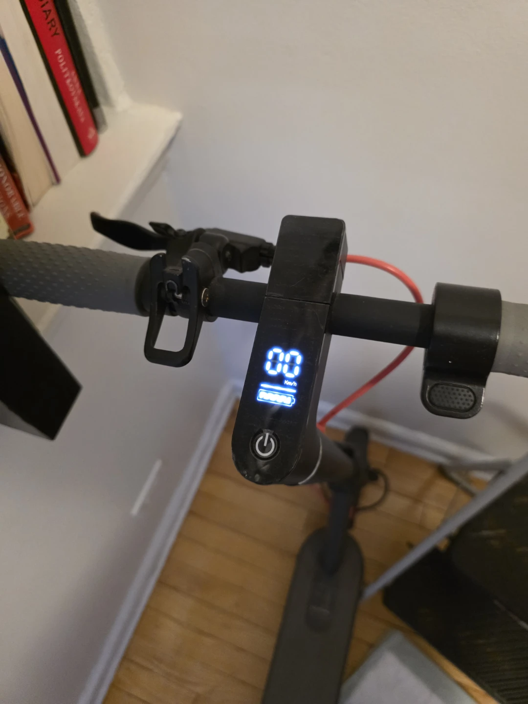 AOVO PRO Electric Scooter - photo 2