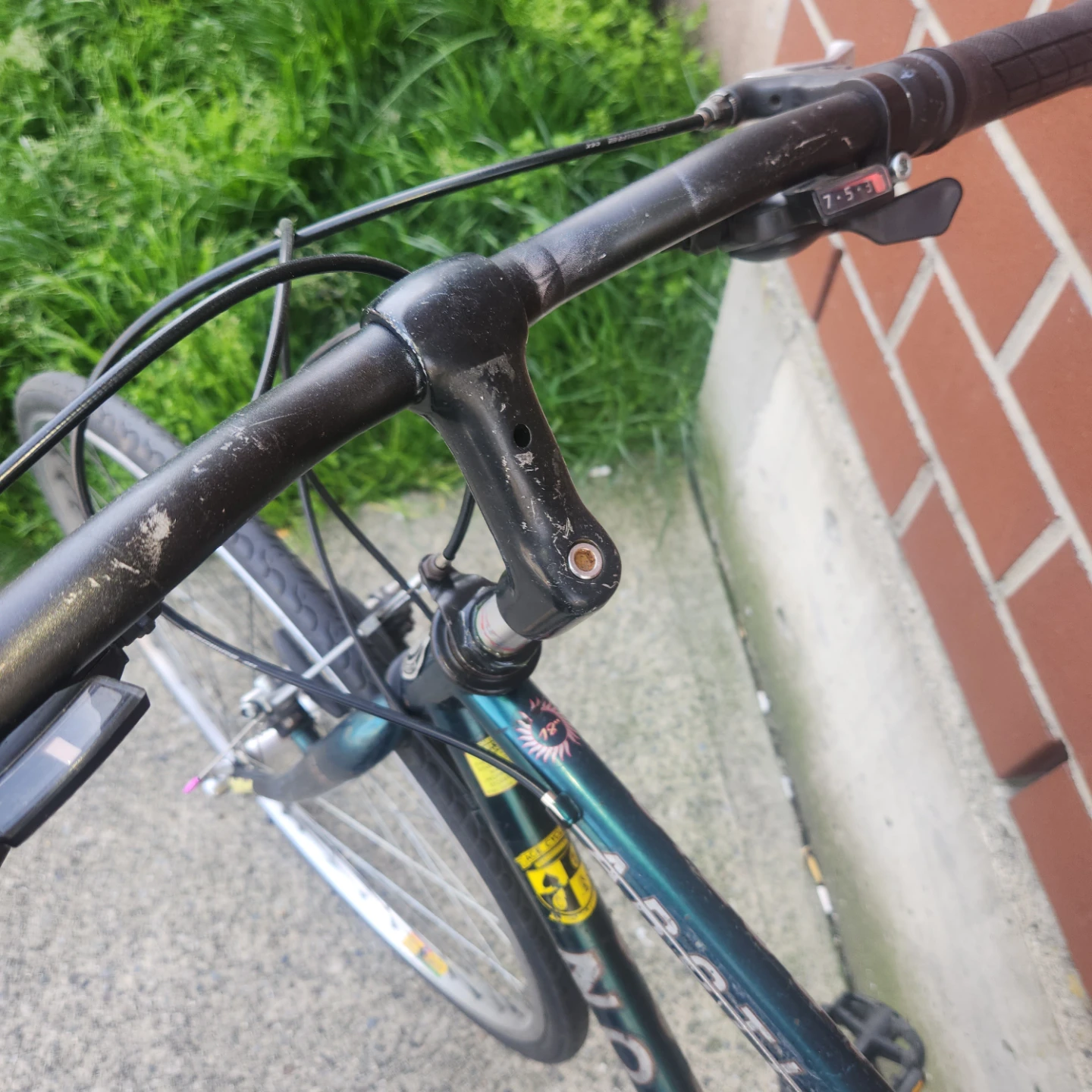 Norco Arctic Bicycle with Yellow Crate - photo 3
