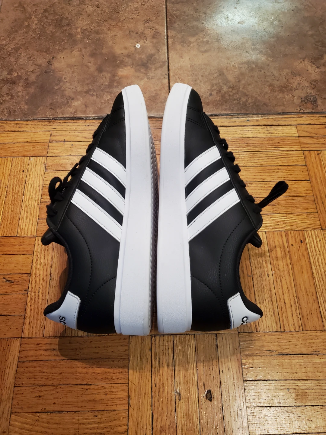 Men's/ Boys Original Adidas Shoes New  Size 9 - photo 4