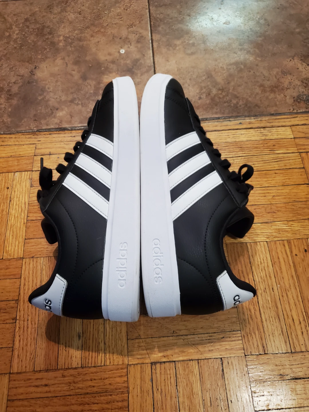 Men's/ Boys Original Adidas Shoes New  Size 9 - photo 5