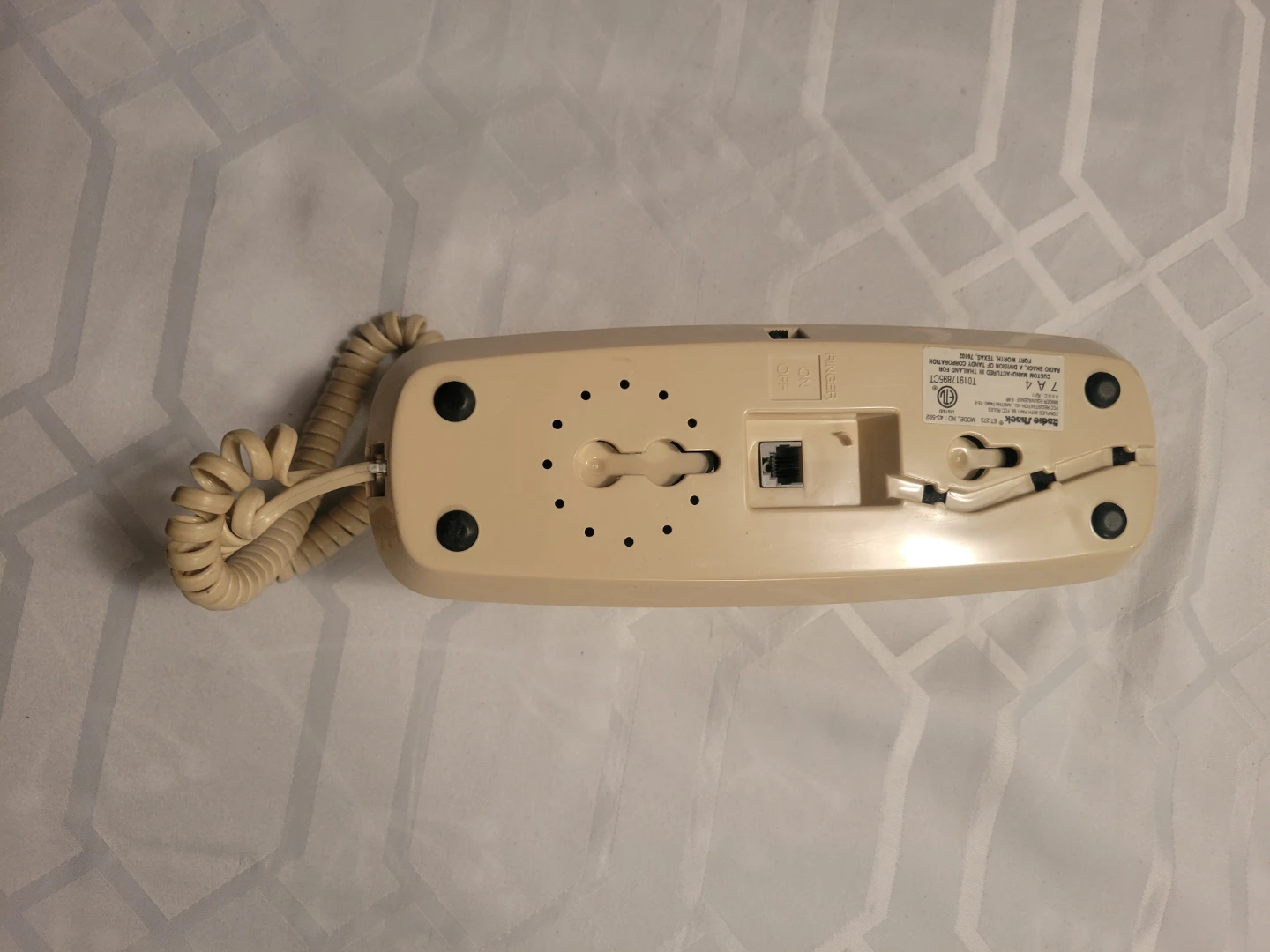 Radio Shack Trimline Corded Phone - photo 3