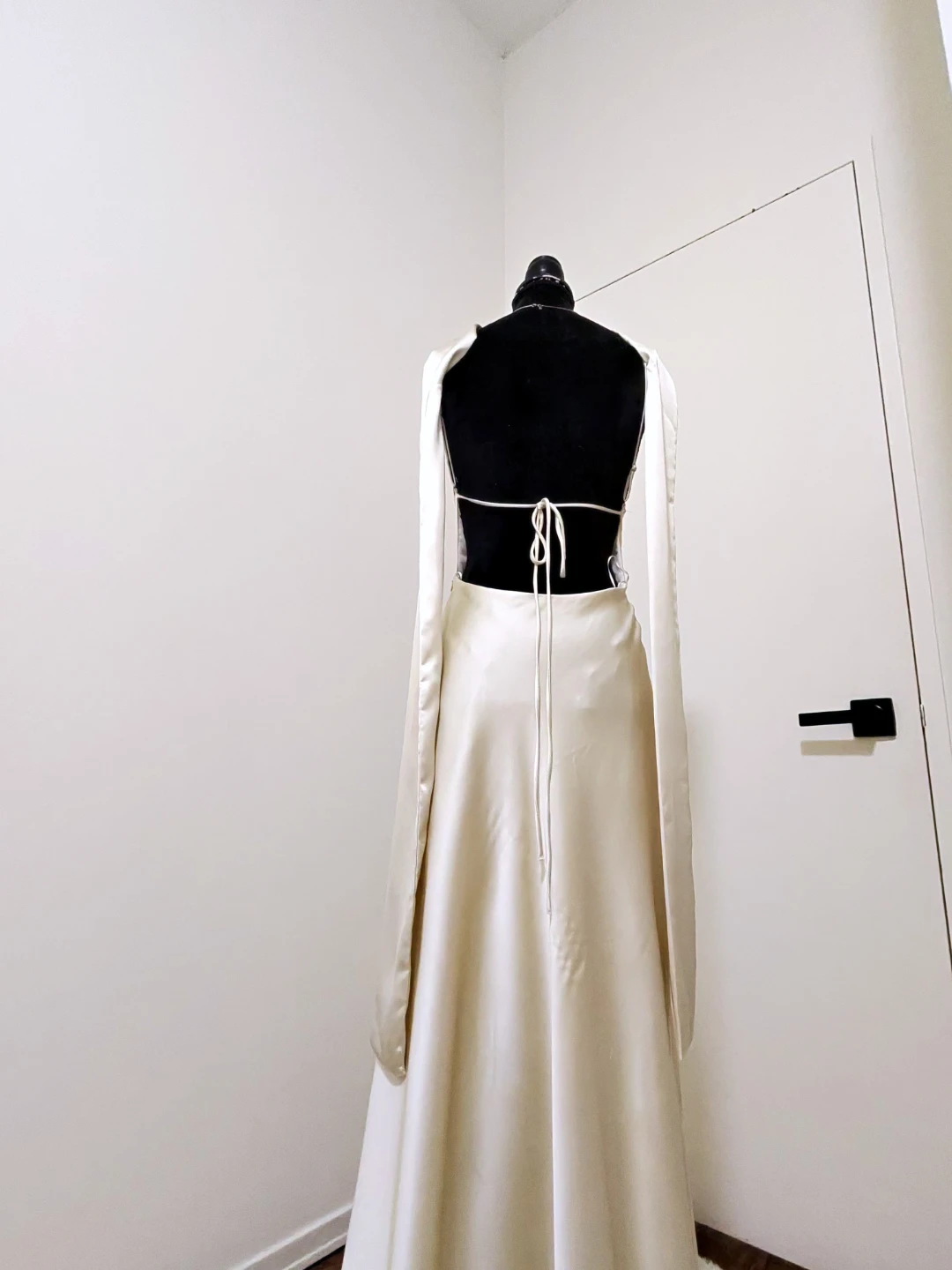 Cream Satin Maxi Dress with Cape Sleeves - photo 3