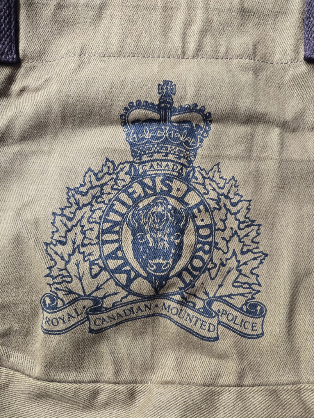 Red Canoe Royal Canadian Mounted Police Messenger Bag - photo 4