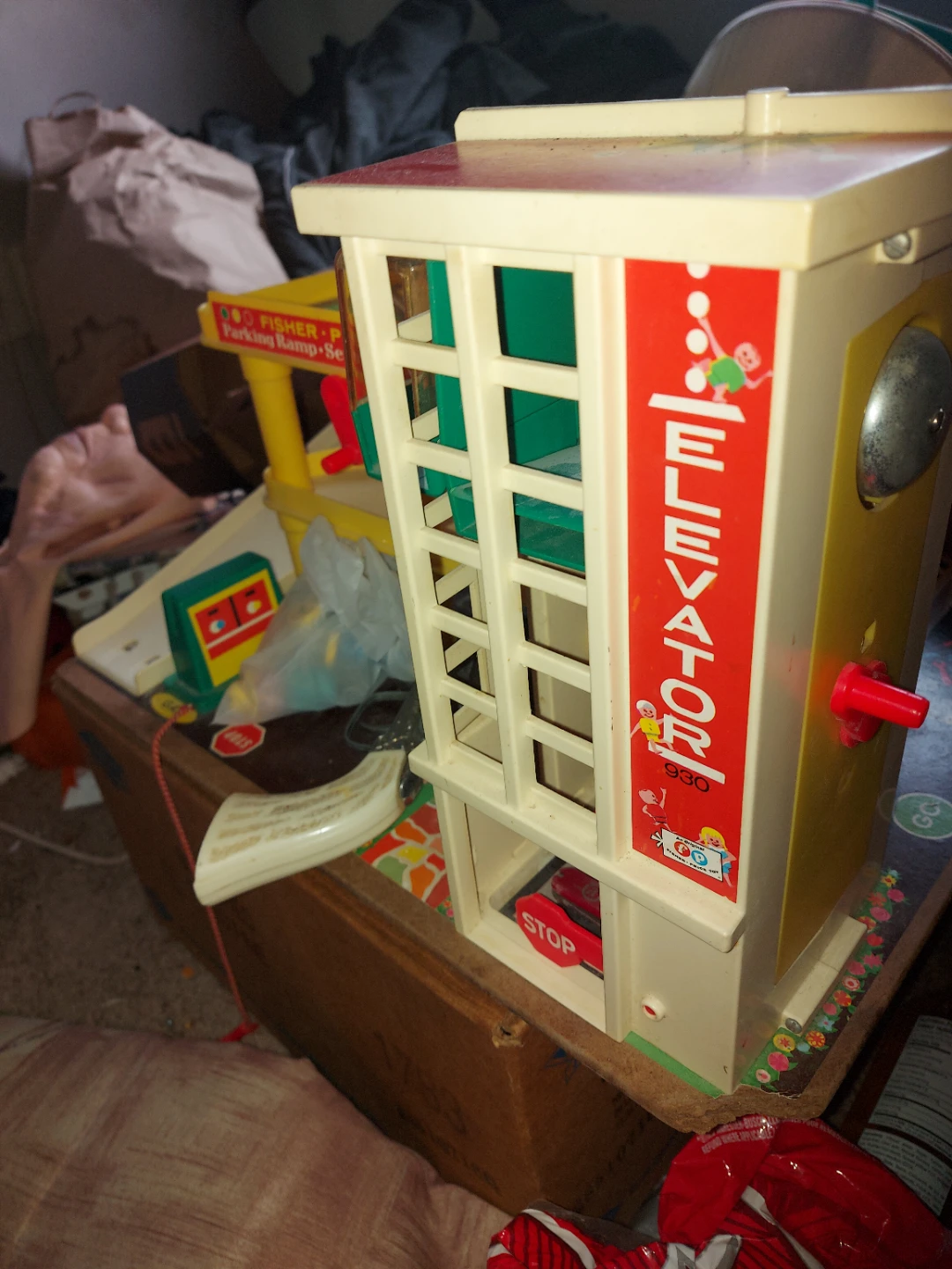 Fisher-Price Little People Play Family Elevator