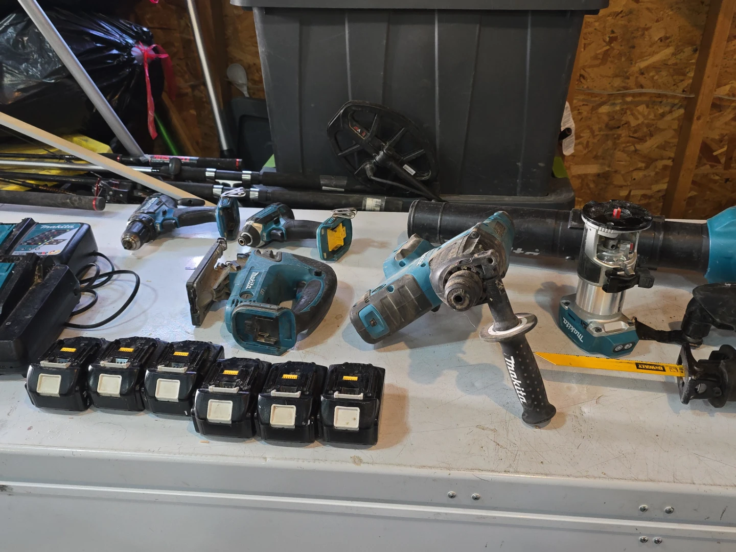 Makita Cordless Power Tool Set with Batteries and Chargers - photo 3