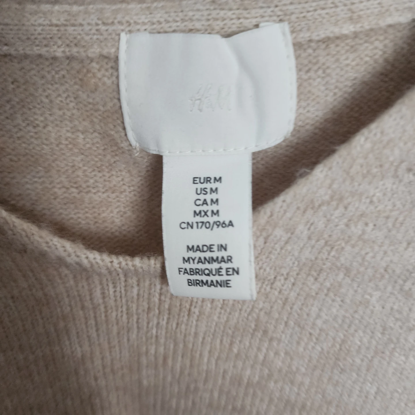 H&M Women Beige V-Neck Sweater Size M - photo 3