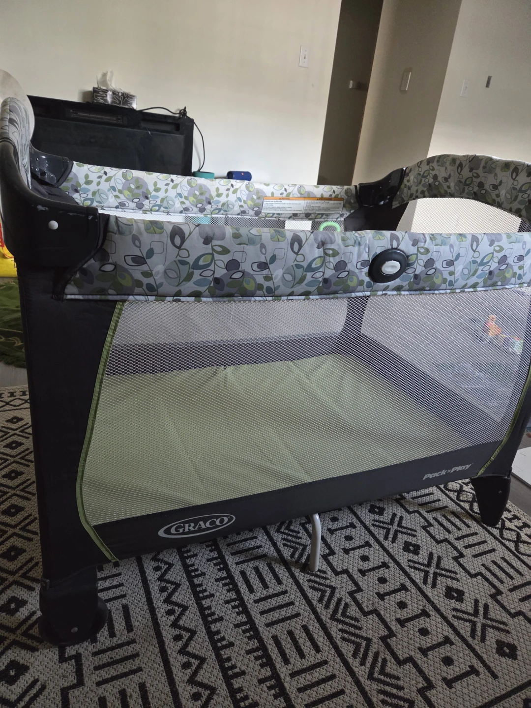 Graco Pack 'n Play Portable Playard - photo 4