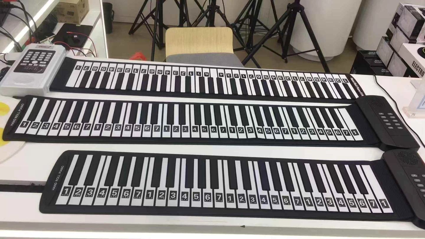 Hand Roll Piano - 49 Keys