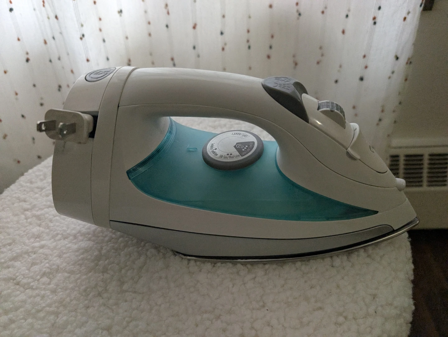 White and Teal Steam Iron - photo 2