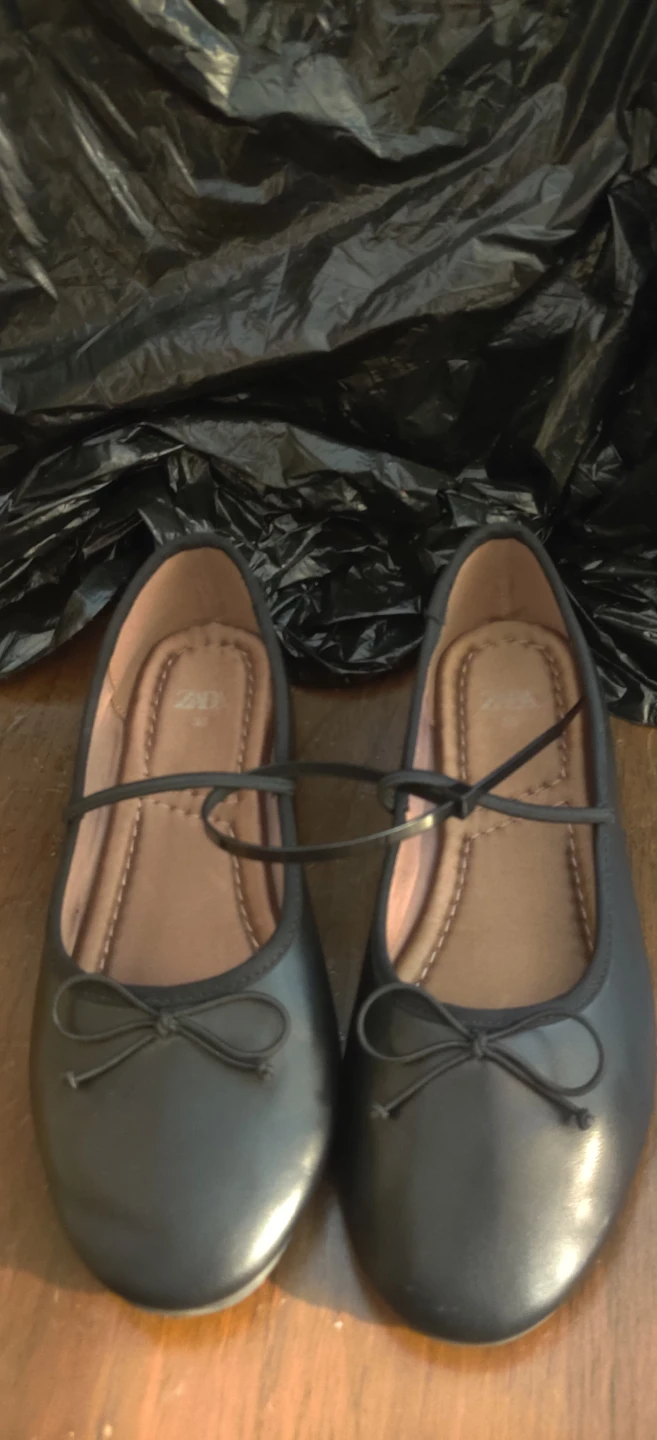 ZARA Black Ballet Flats Size 3 youth