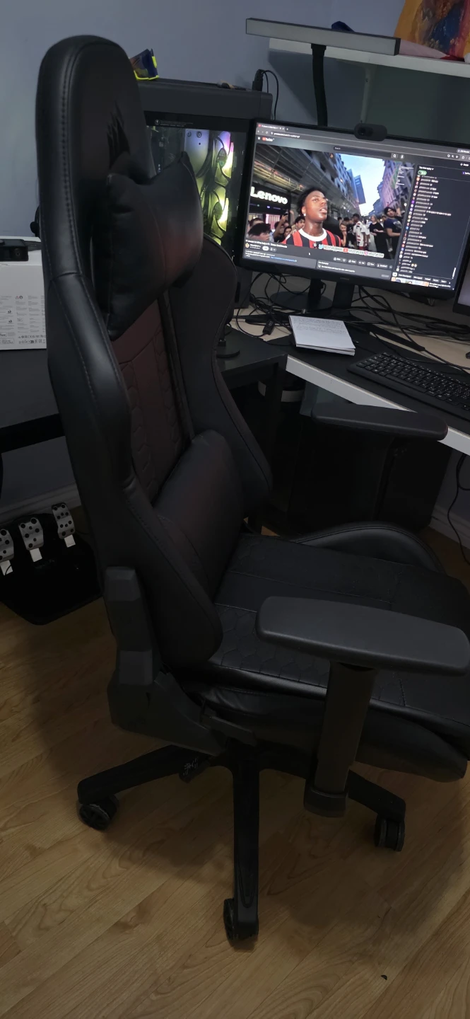 Black Gaming Chair - photo 2