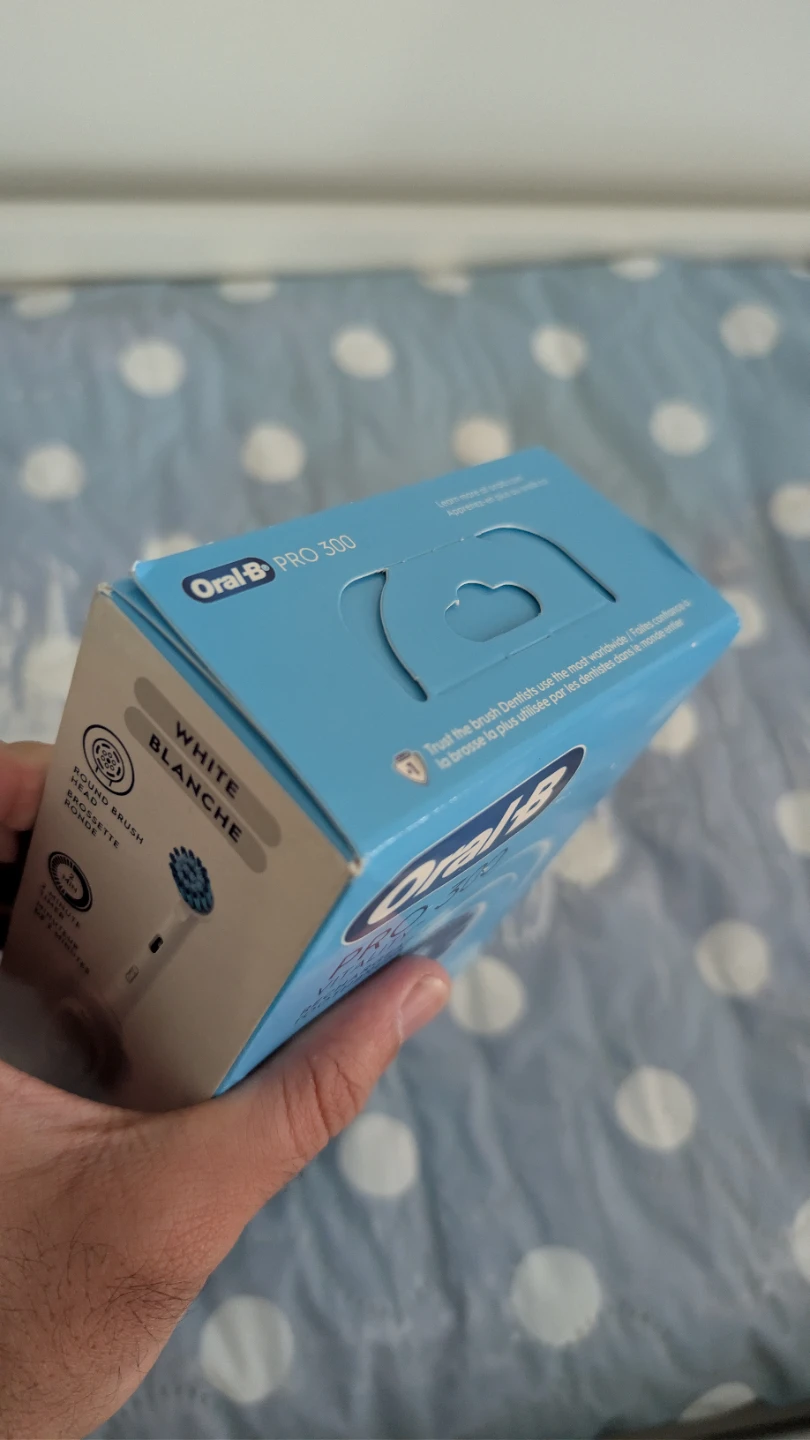 Oral-B Pro 300 Rechargeable Toothbrush - NEW 🌱 - photo 4