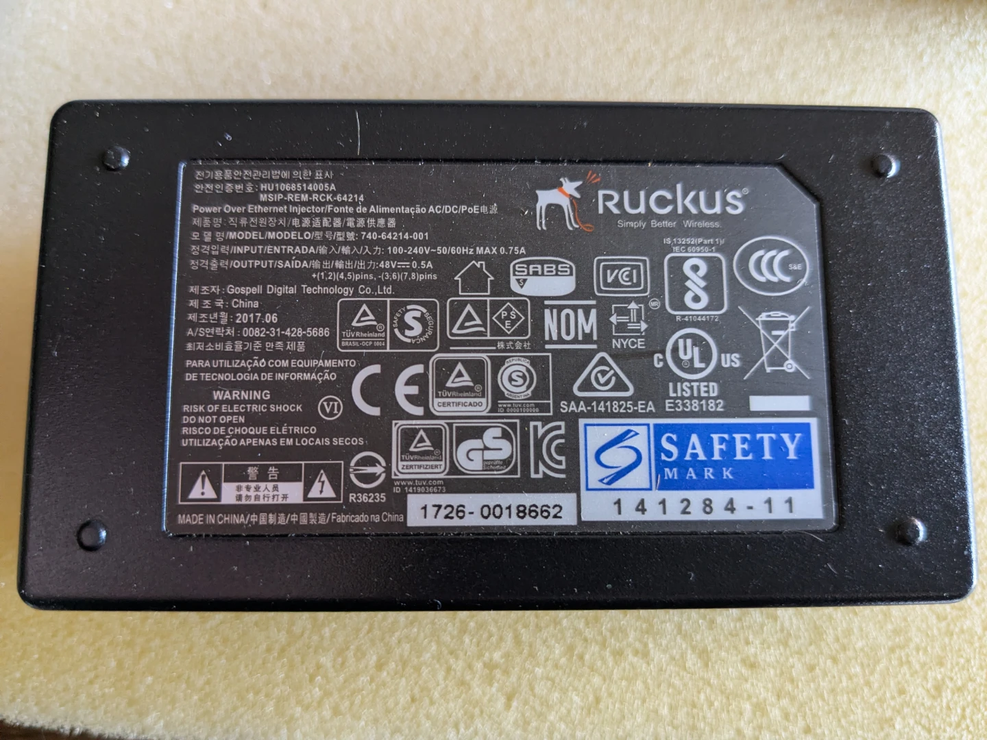 Ruckus Power Over Ethernet Injector 100-240V 48V 0.5A