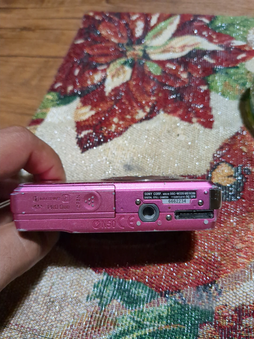 Sony Cyber-shot DSC-W220 Pink Digital Camera - photo 2