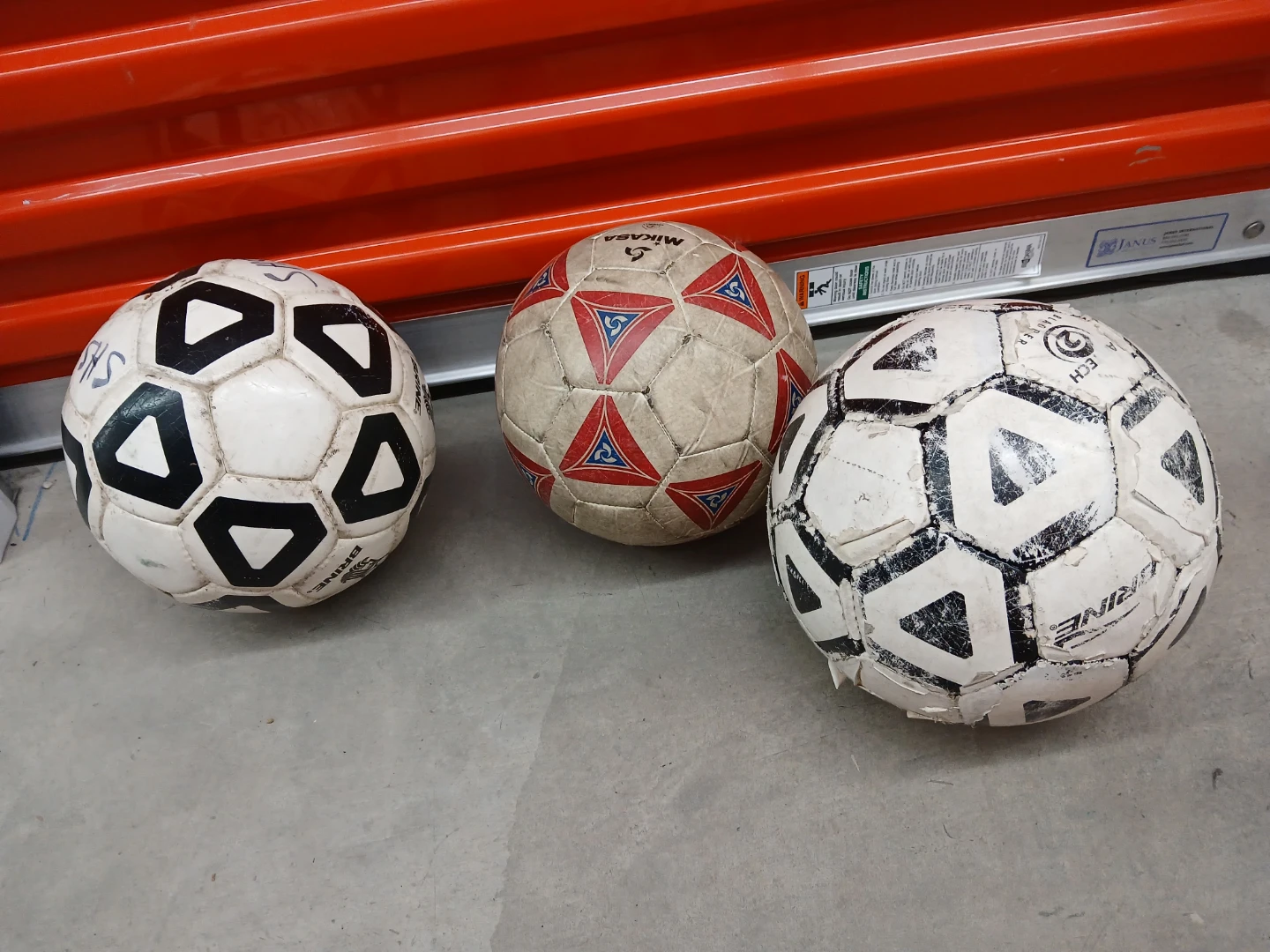 Set of 3 Soccer Balls - photo 3