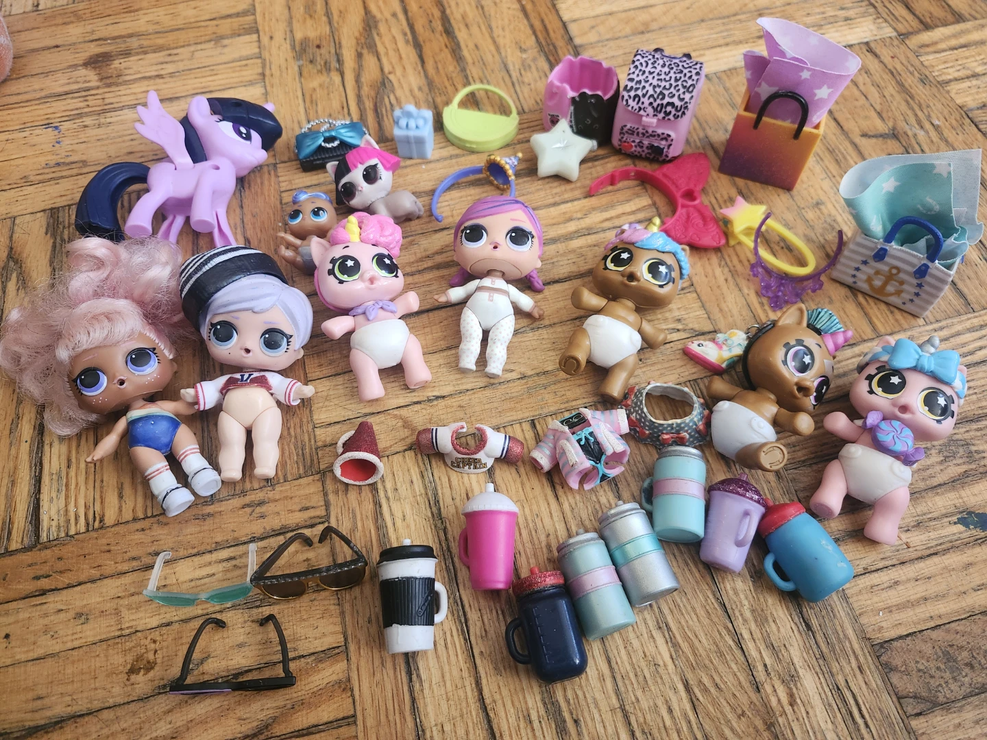 LOL Surprise Dolls and Accessories Lot