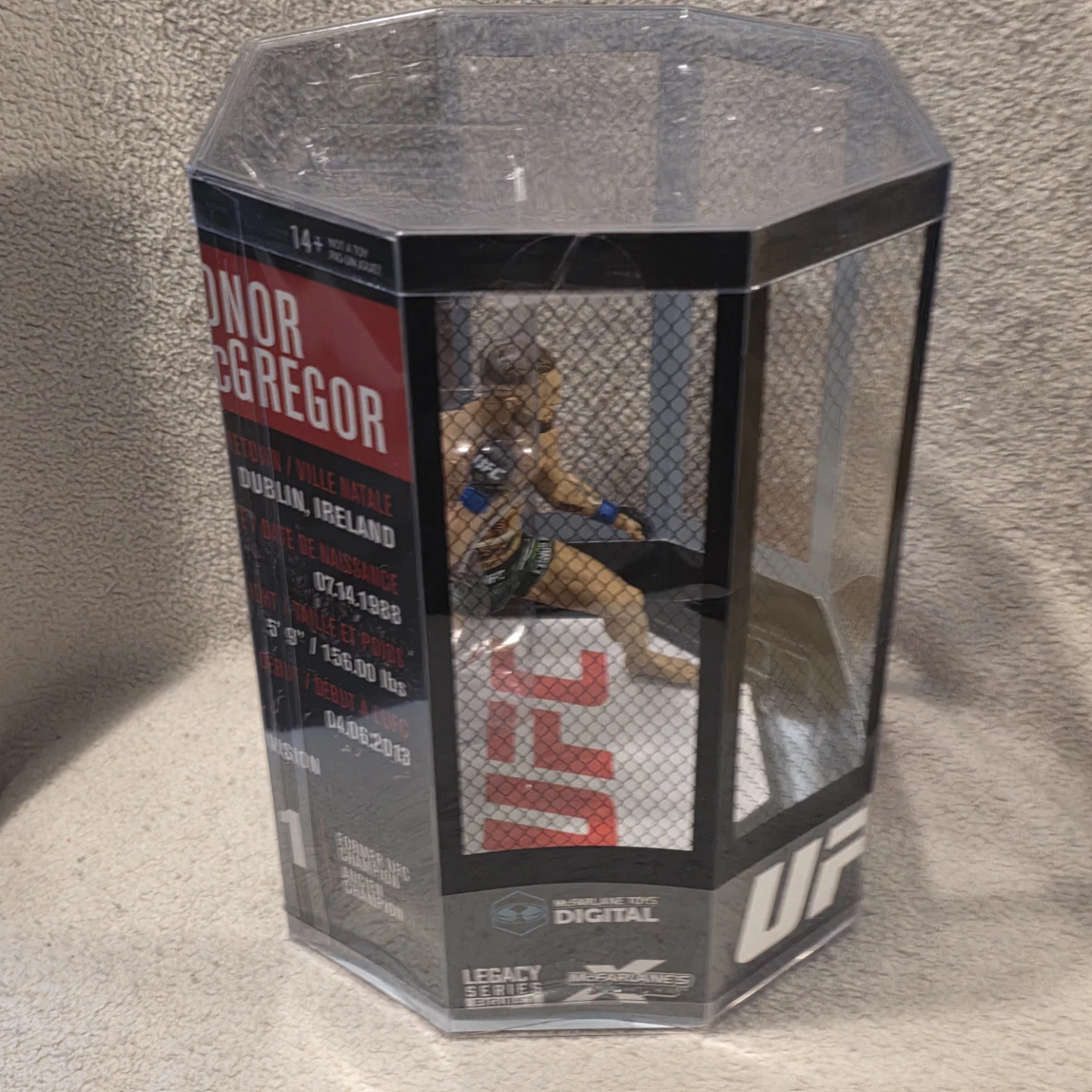 UFC Conor McGregor Action Figure Legacy Series - photo 4