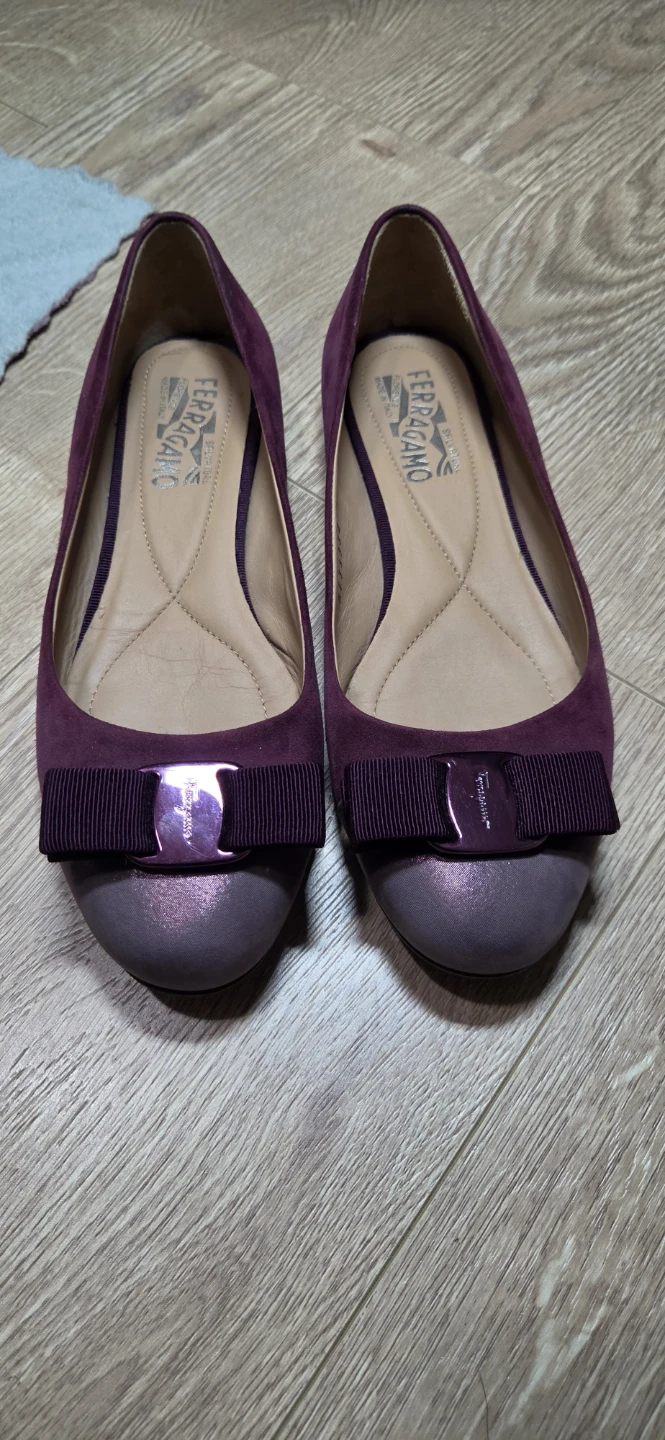 Salvatore Ferragamo Suede Ballet Flats - Purple