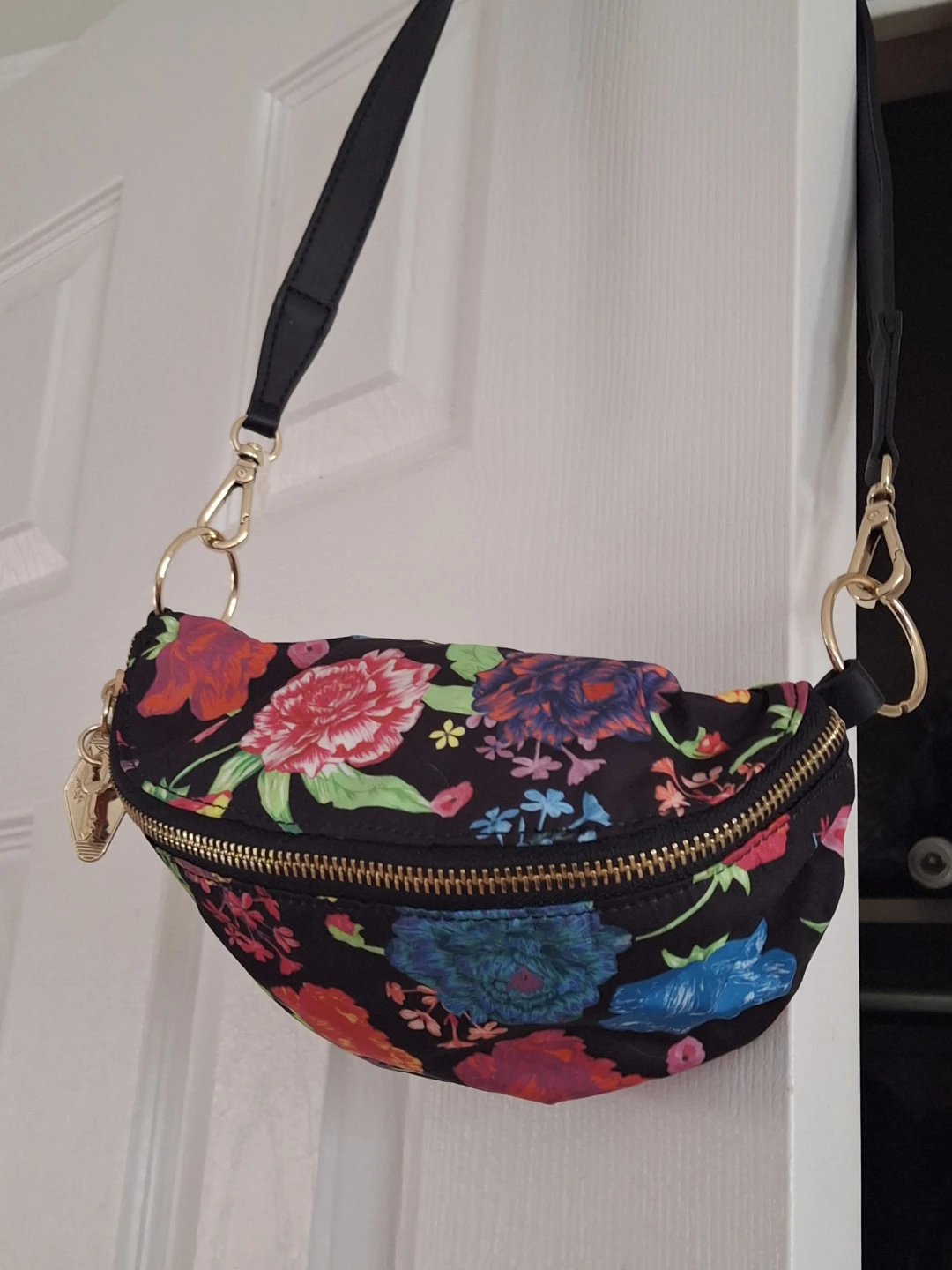 Betsey Johnson Floral Fanny Pack - photo 3