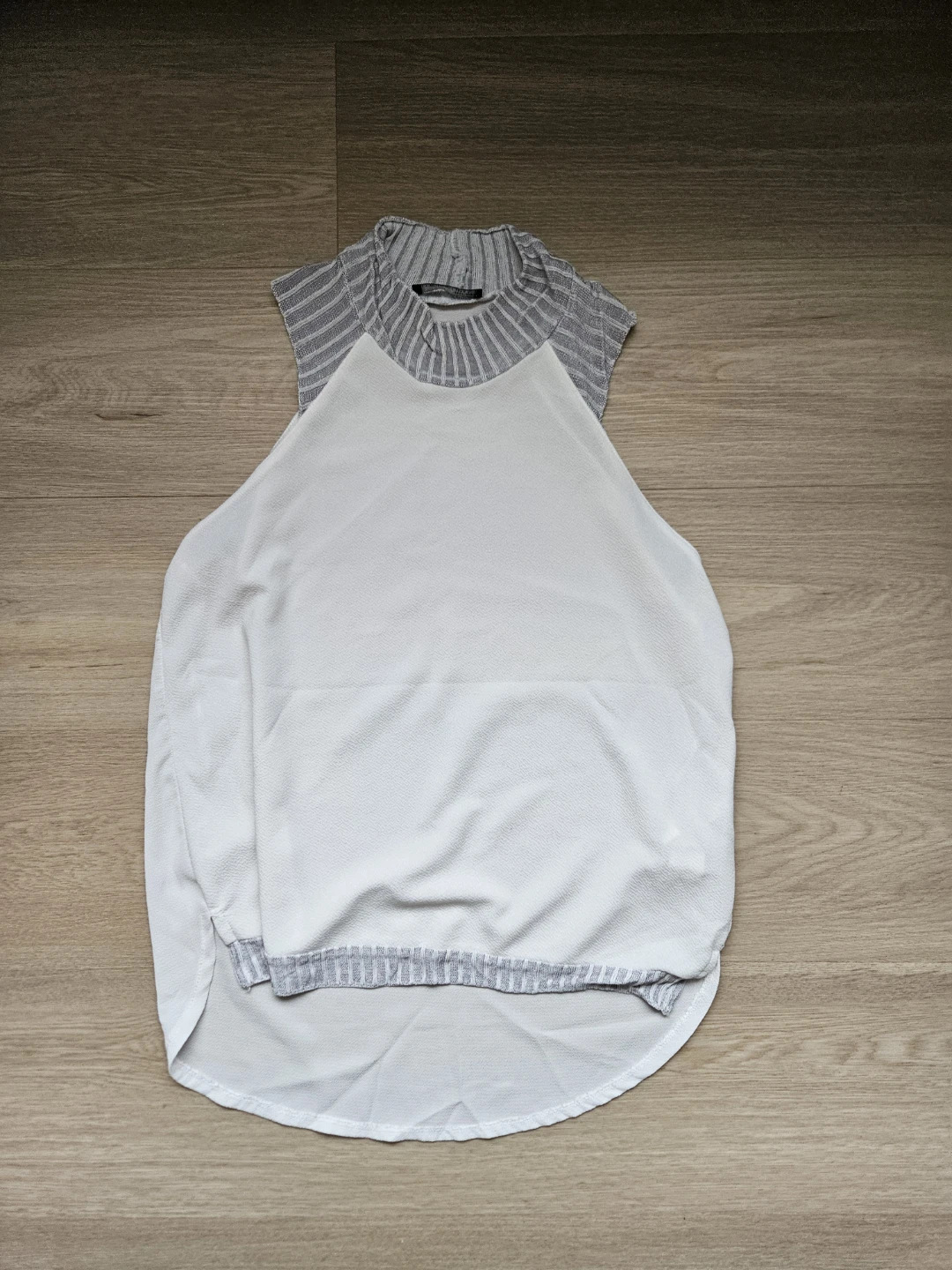 ZARA W&B Women's Top - Size M🌱