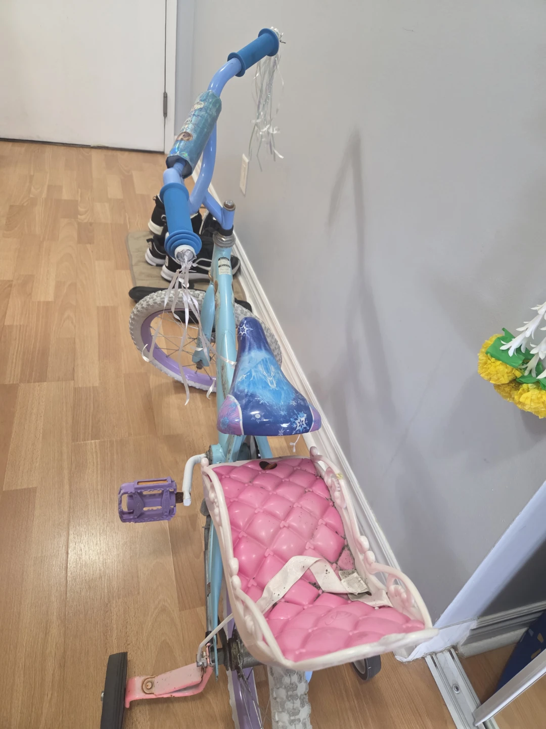 Kids Frozen Bicycle with Training Wheels - photo 4