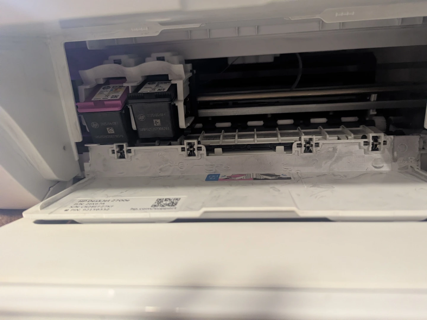 HP DeskJet 2700 All-in-One Printer - photo 3