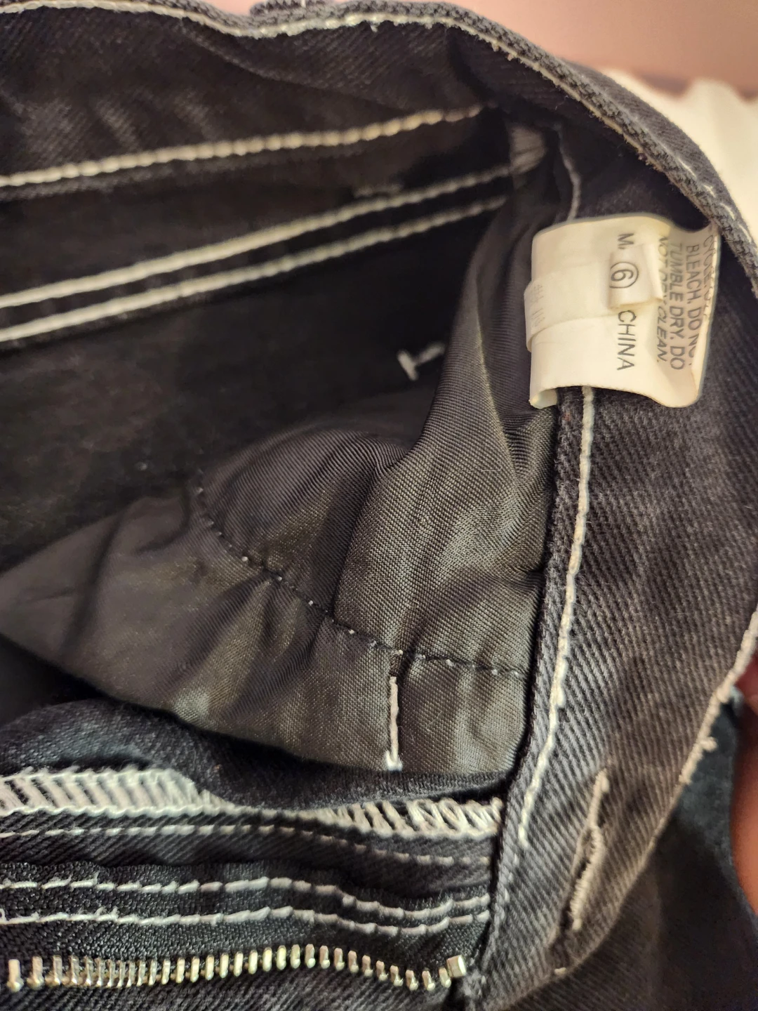 Women's Black Denim Jeans - Size M (6) - photo 4