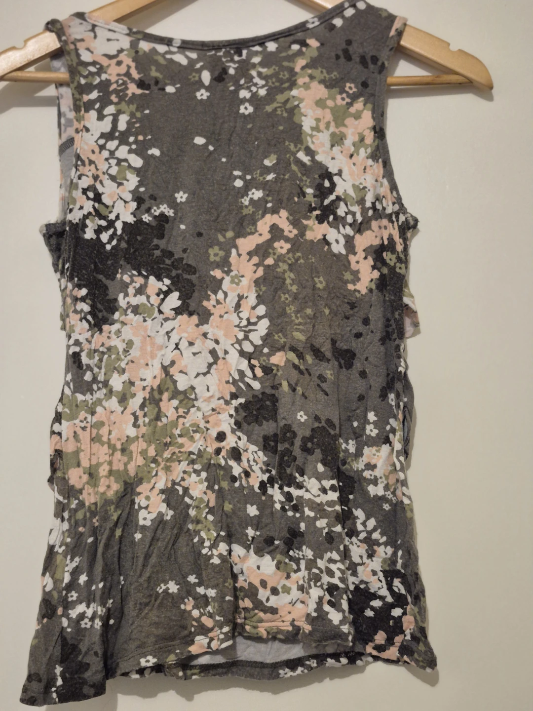 Suzy Shier Floral Ruffle Tank Top - photo 2
