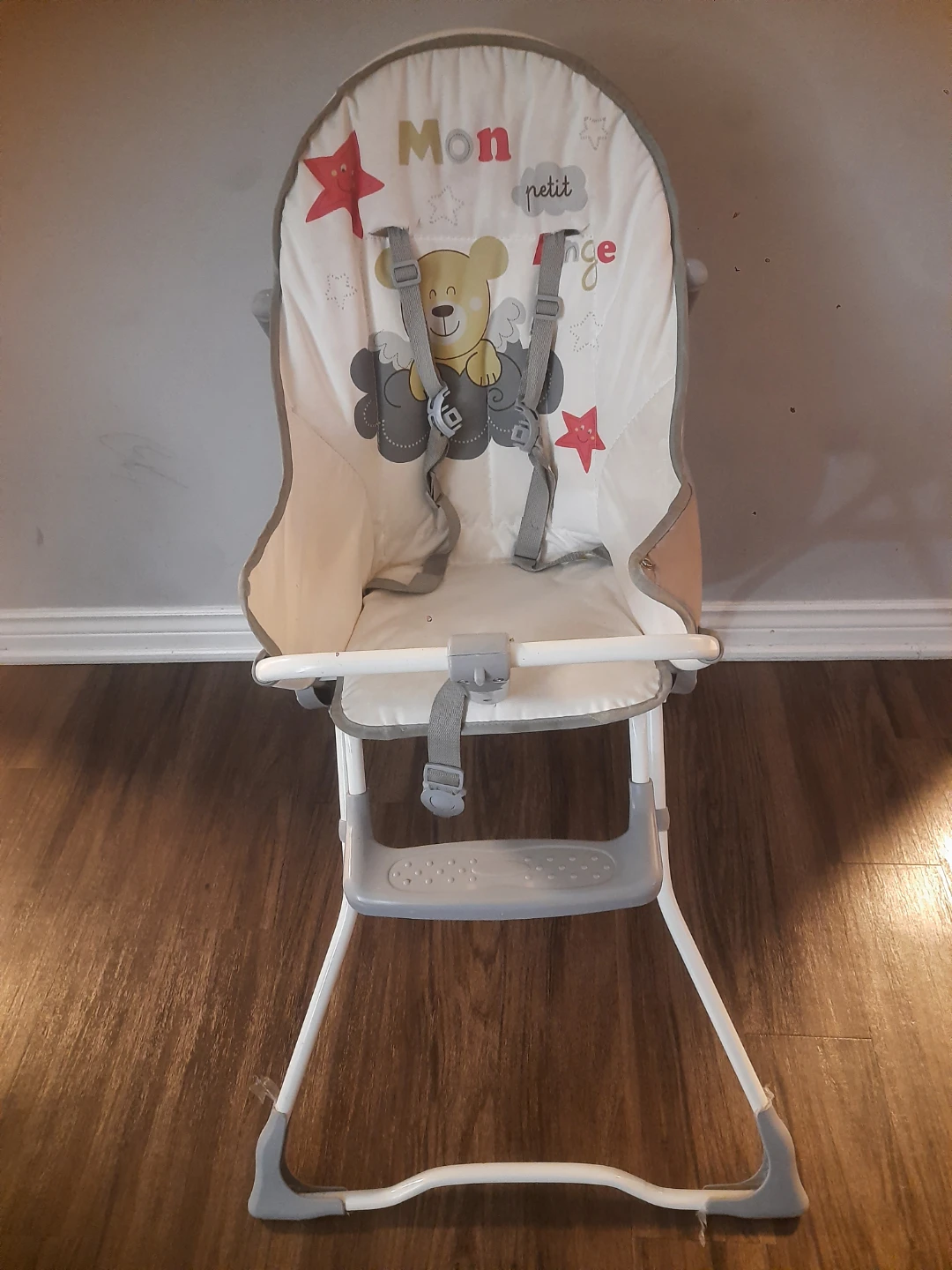 LIVING/STONE Baby High Chair with Tray