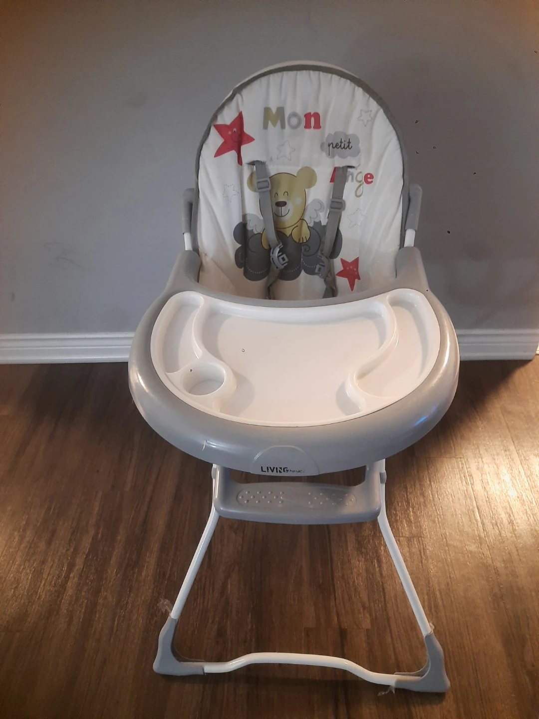 LIVING/STONE Baby High Chair with Tray - photo 2