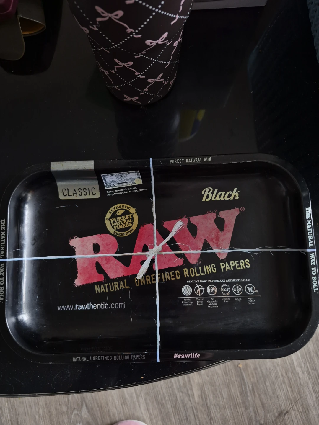 Raw Black Classic Rolling Tray