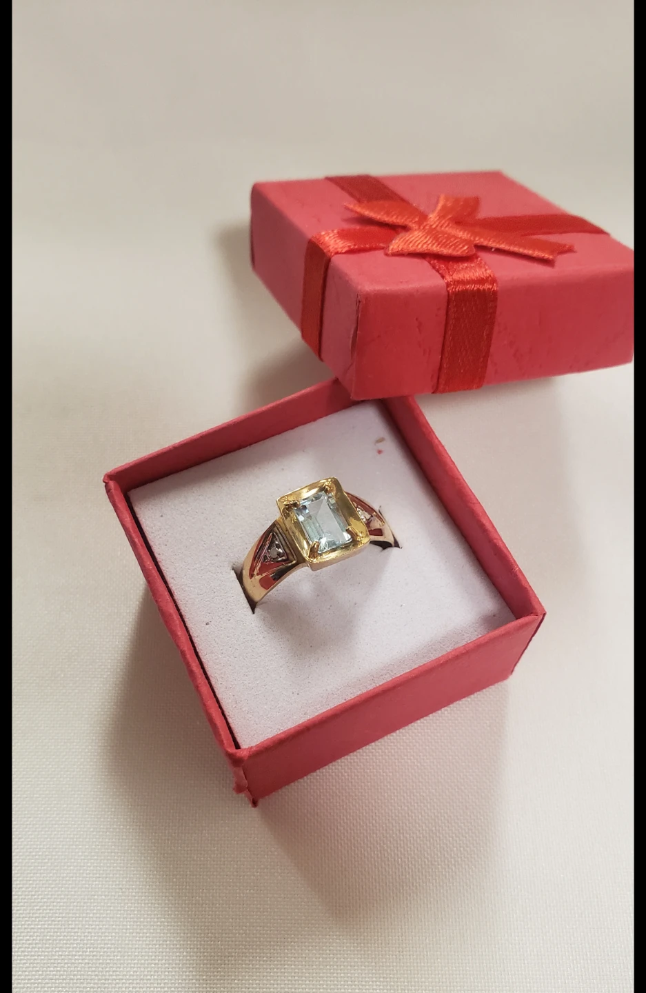 Like new Womens Elegant 10K Ring With Aquamarine With Diamond - photo 2