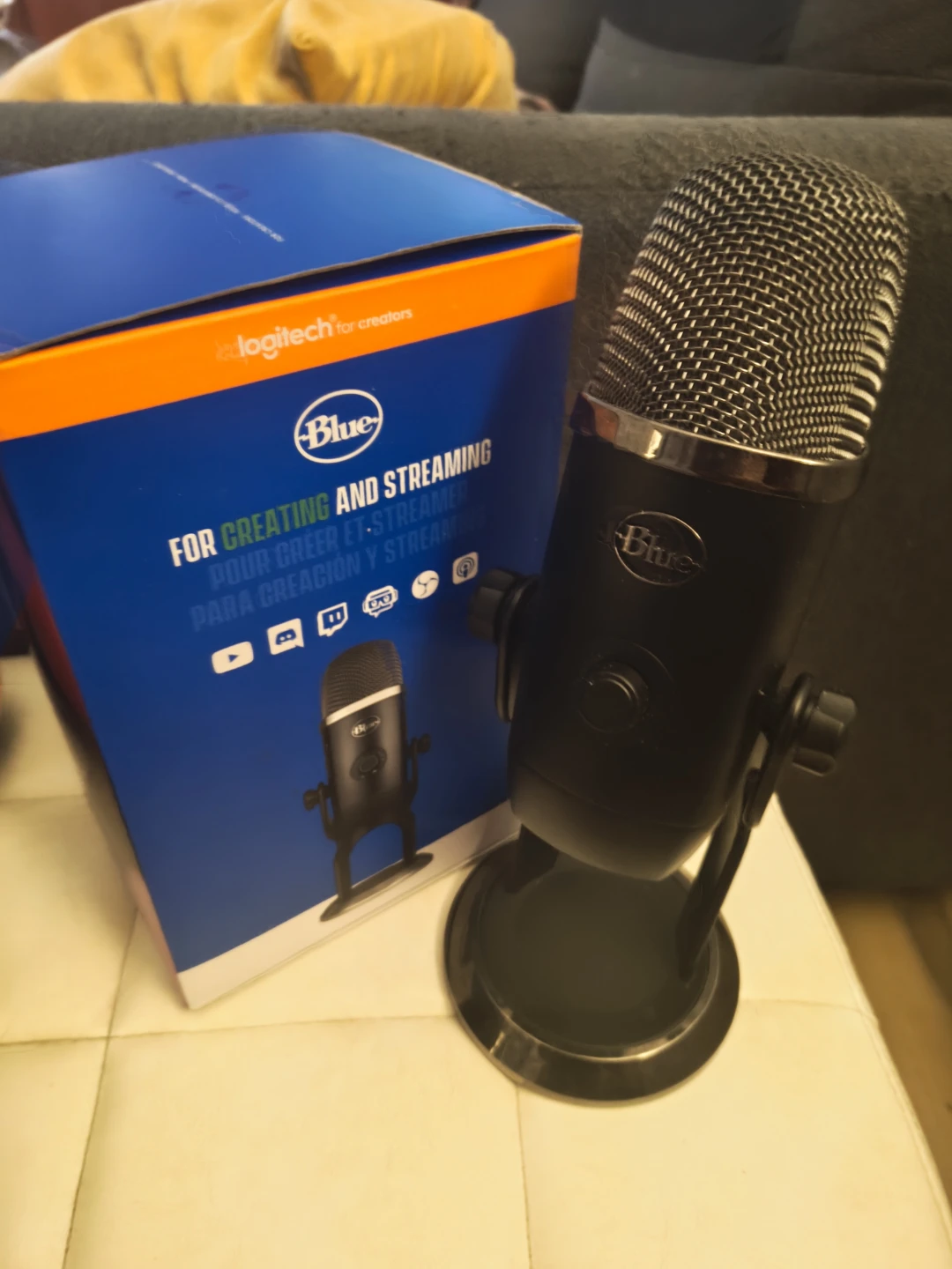 Blue Yeti X Professional Condenser USB Microphone - photo 2