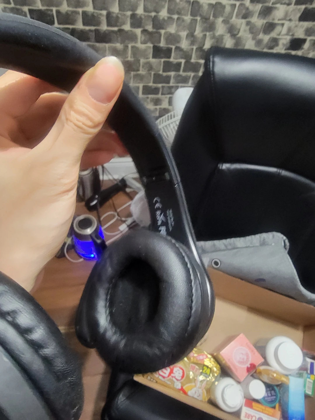 PowerLocus Wireless Headphones - photo 4