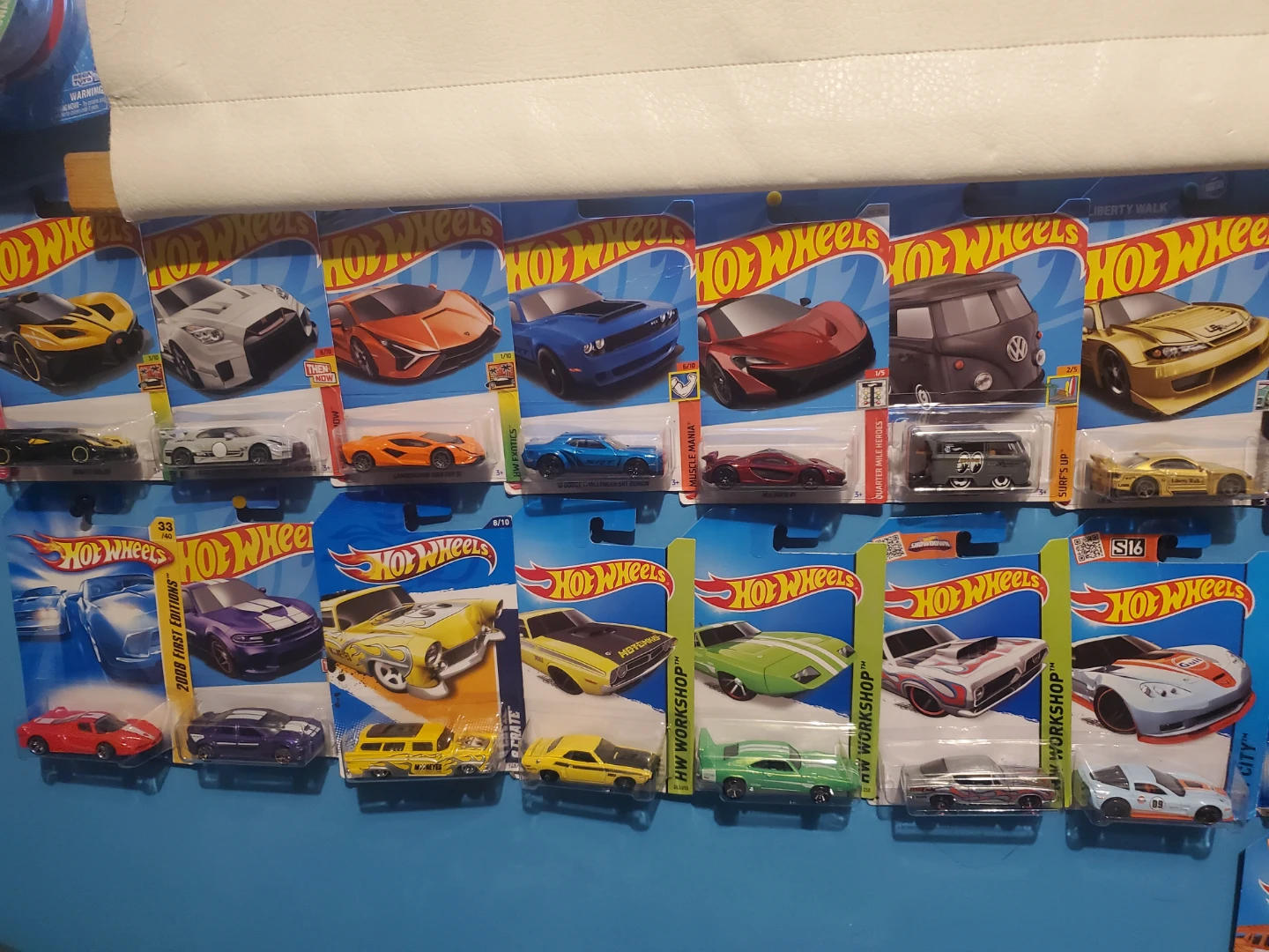 Hot Wheels 1:64 Die-Cast - photo 2