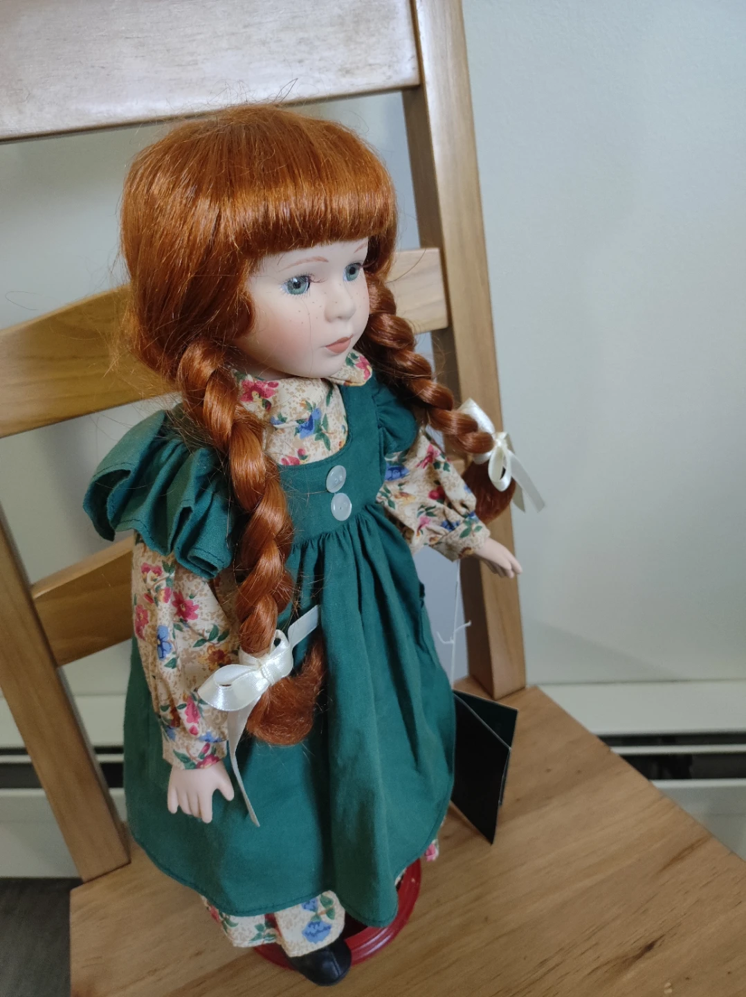 Vintage Porcelain Doll with Red Hair and Green Dress - photo 2