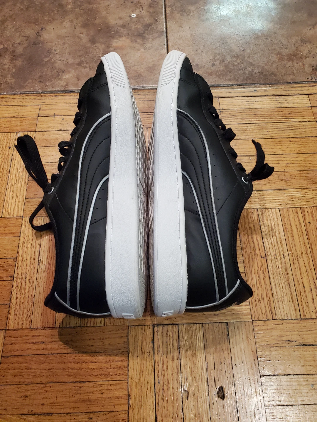 Men's/ Boys  Puma Shoes Size 10 - photo 4