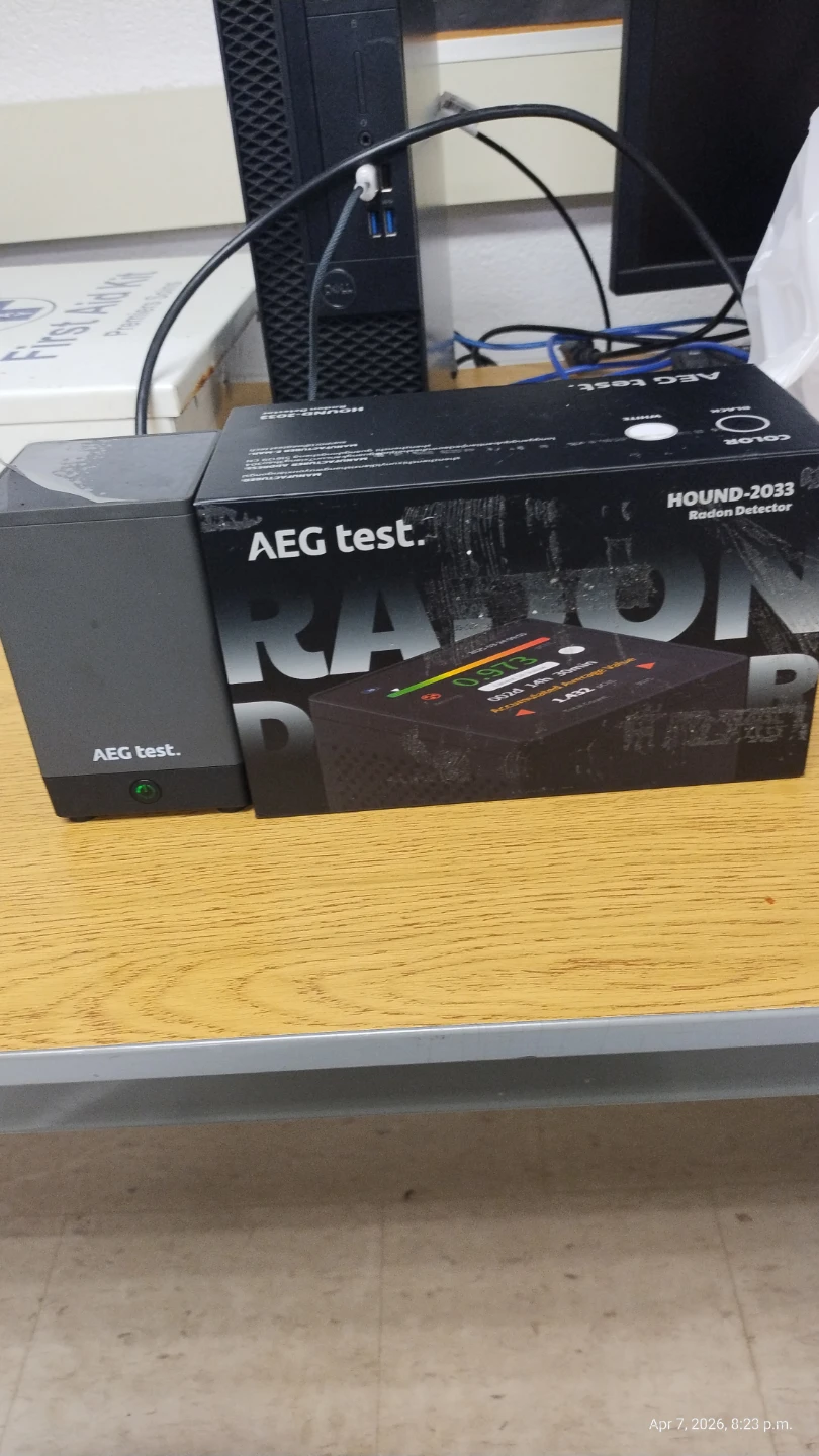 AEG test. HOUND-2033 Radon Detector