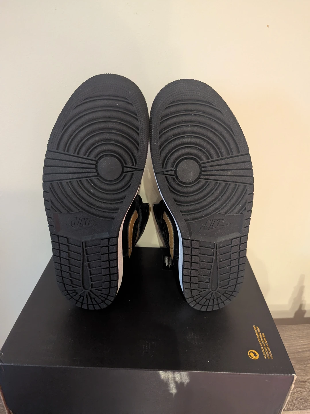 Nike Air Jordan 1 Mid Black Gold Sneakers - photo 5