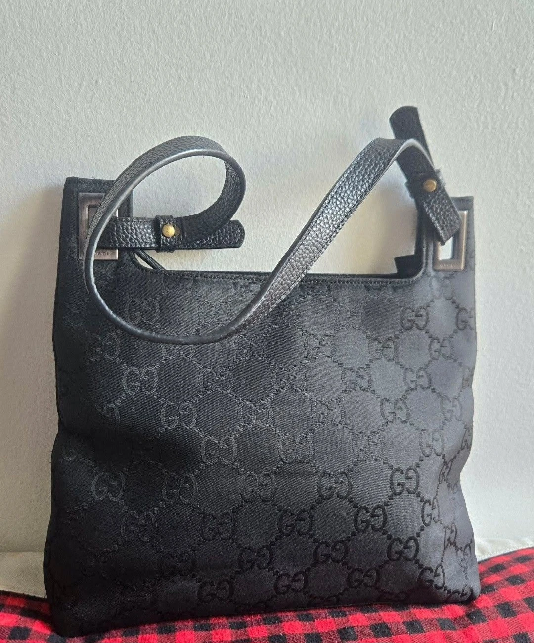 Black Gucci Monogram Shoulder Bag - photo 2